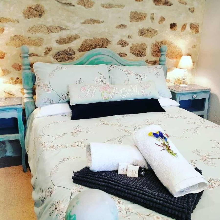 La Grange Ancienne Bed & Breakfast Montrollet Eksteriør bilde